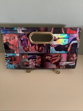 NWOT Michelle Obama Glossy Photo-Print Handheld Clutch Gold Handle.
